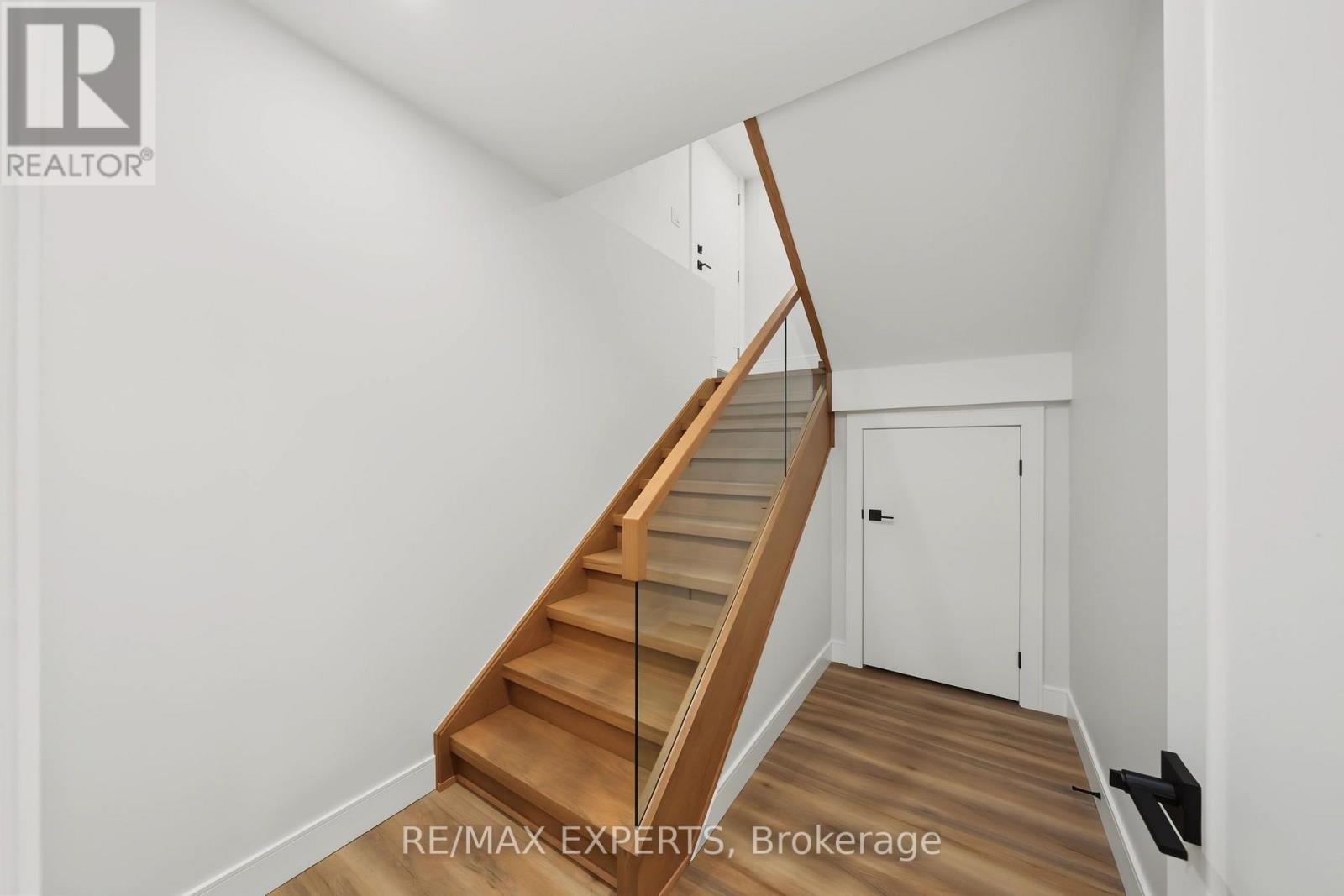 1062 Alexandra Avenue, Mississauga, Ontario  L5E 1Z8 - Photo 38 - W13686170