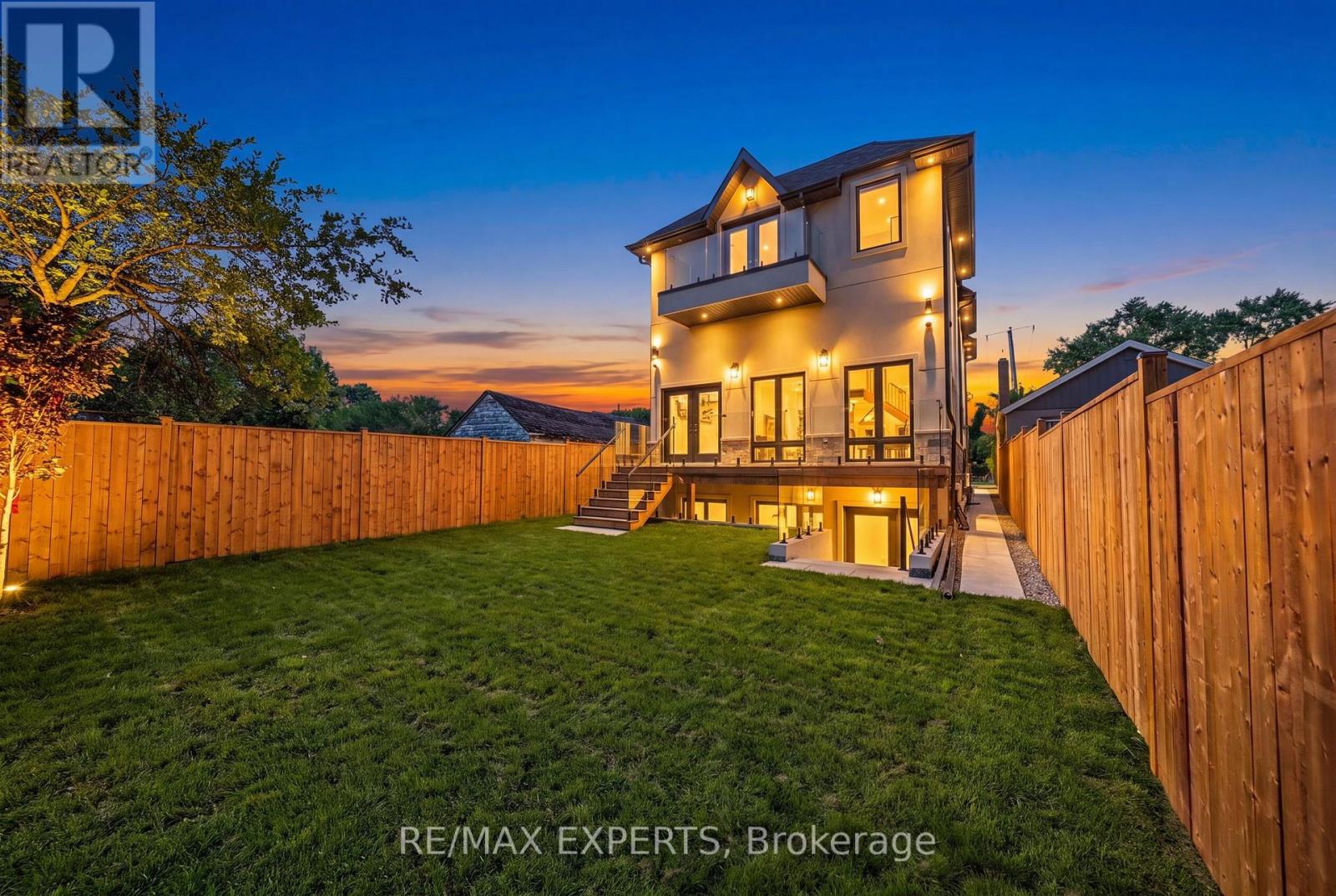 1062 Alexandra Avenue, Mississauga, Ontario  L5E 1Z8 - Photo 48 - W13686170