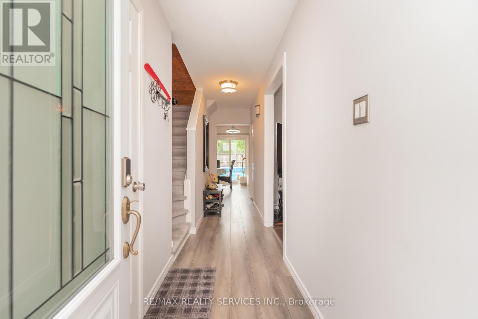 6 Lauderdale Road, Brampton, Ontario  L6V 2B7 - Photo 4 - W13686214
