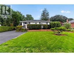 8 AVONDALE Crescent, Brantford, Ontario