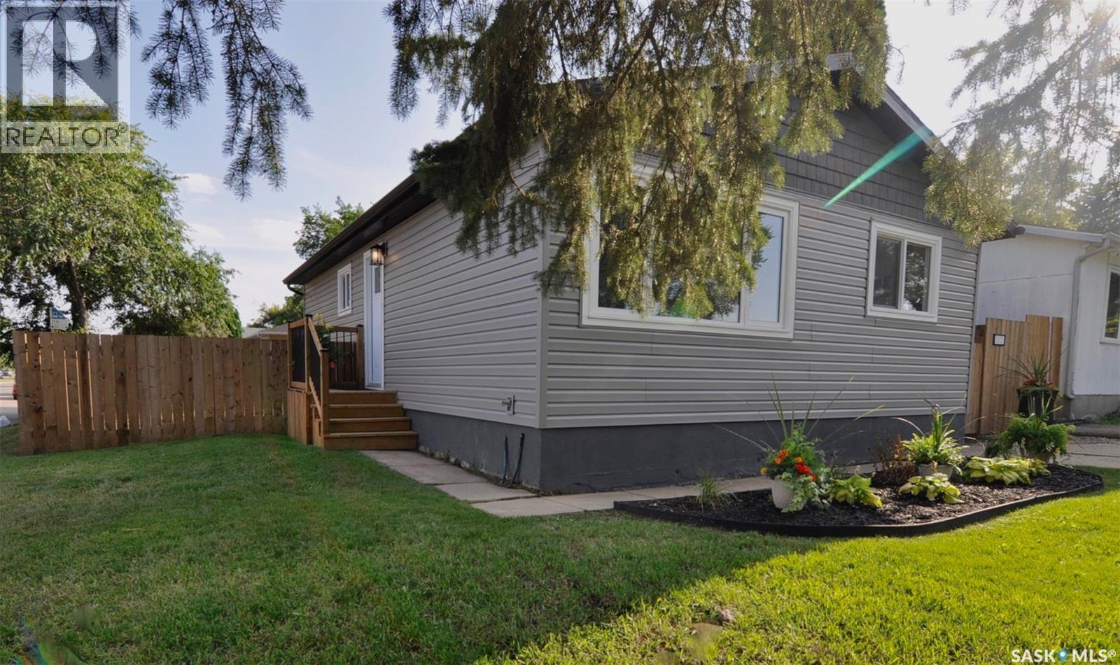 3303 Miyo-Wâhkôhtowin Road, Saskatoon, Saskatchewan  S7L 4M2 - Photo 2 - SK045893