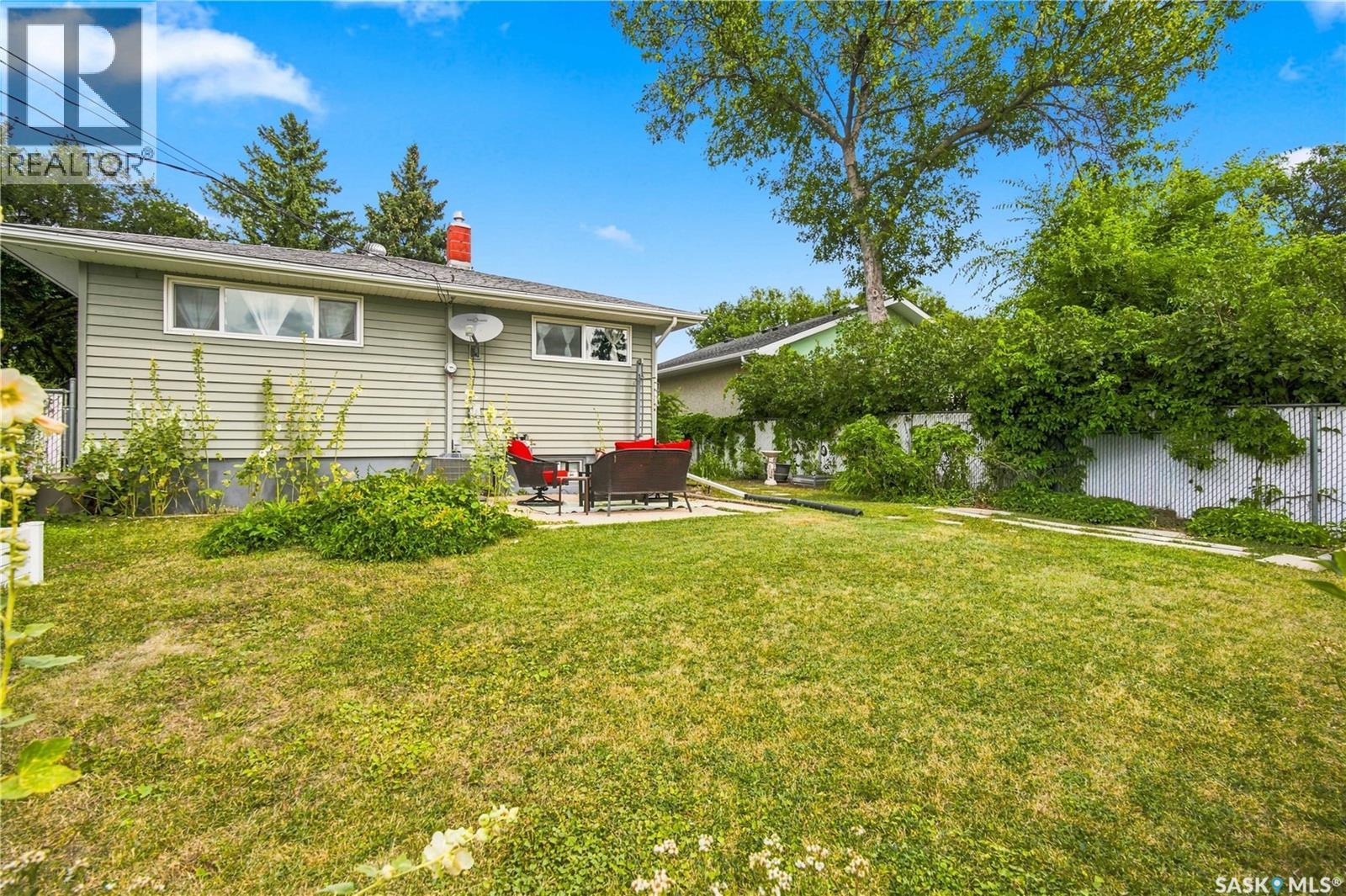 448 Robinson Street, Regina, Saskatchewan  S4R 3R4 - Photo 46 - SK045882