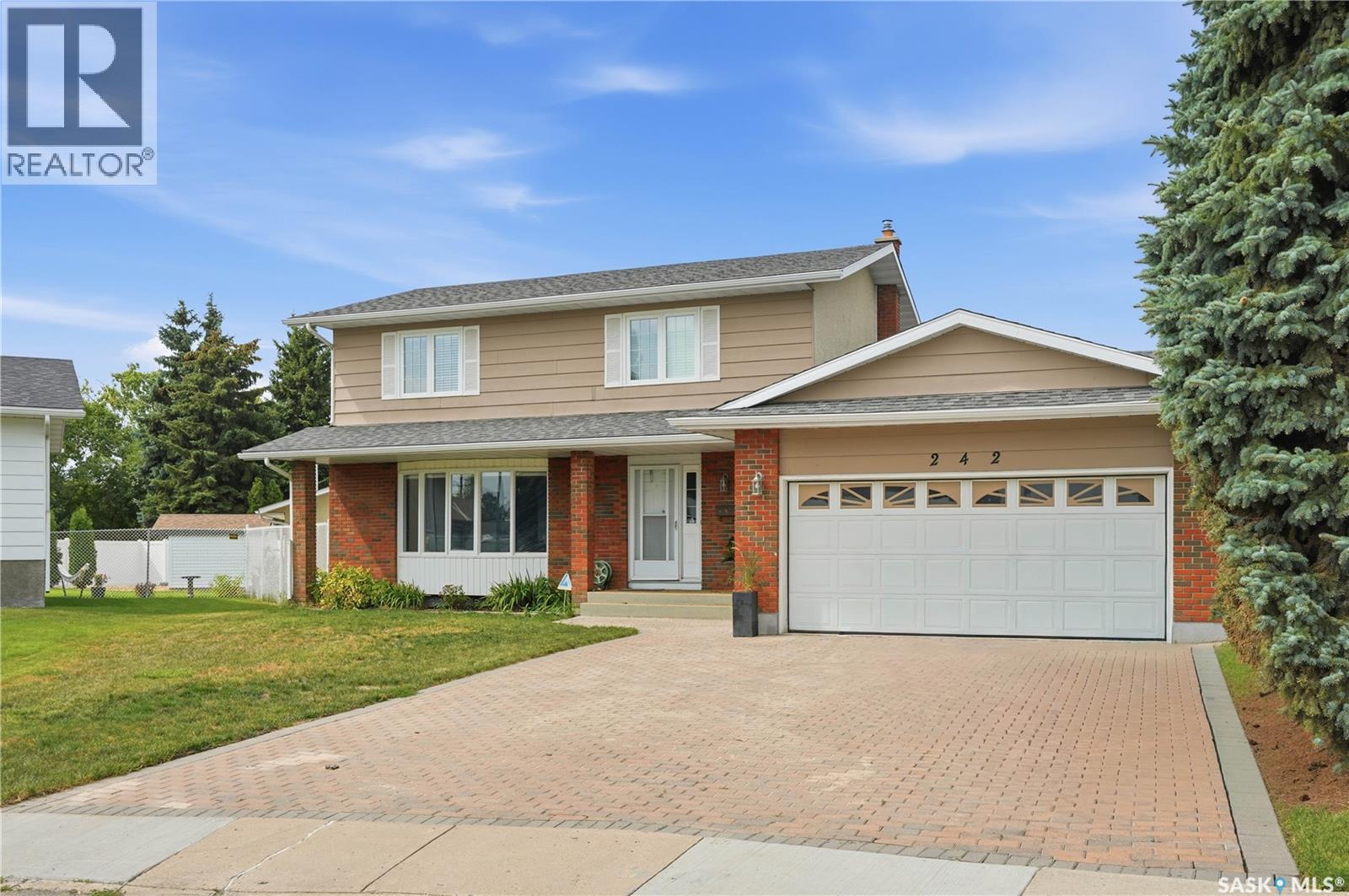 242 Auld Crescent, Saskatoon, Saskatchewan  S7H 4W9 - Photo 2 - SK045862