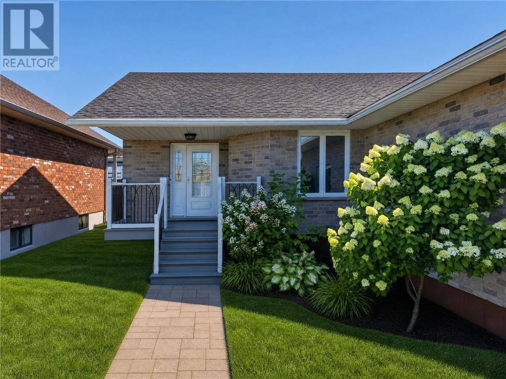 2211 Grenoble, Sudbury, Ontario  P3A 0A9 - Photo 3 - 2129734