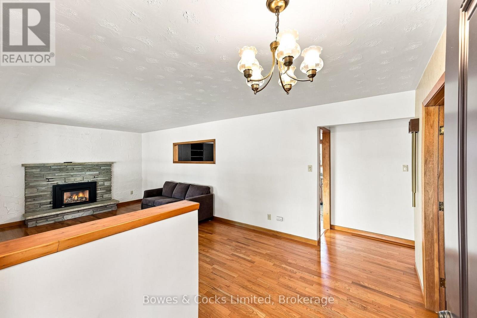 687 Lundy's Lane, Peterborough, Ontario  K9J 4J9 - Photo 5 - X13686336