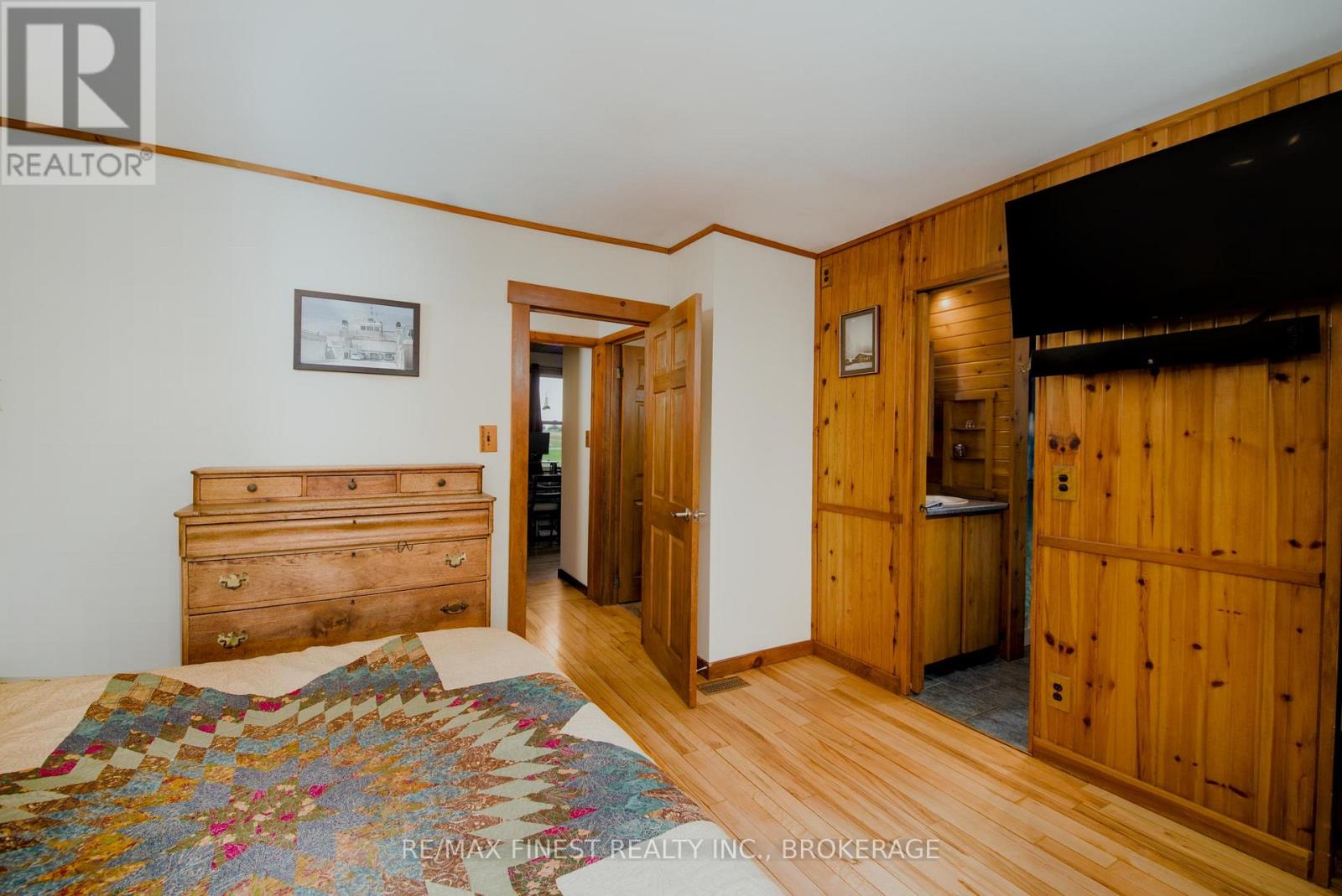 10930 Front Road, Loyalist, Ontario  K0H 2S0 - Photo 15 - X13686278