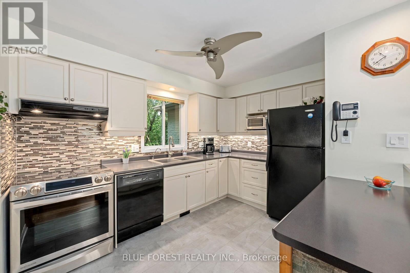 1233 Crosscreek Crescent, London East, Ontario  N5Y 6H6 - Photo 10 - X13686384