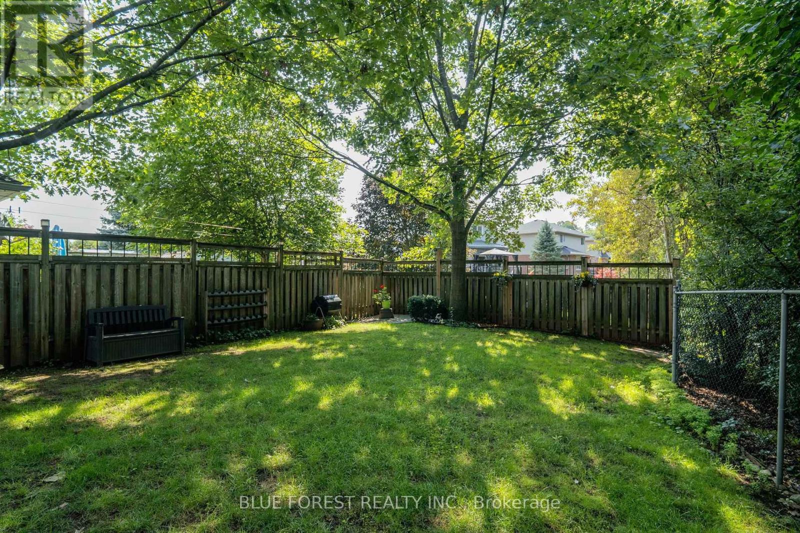 1233 Crosscreek Crescent, London East, Ontario  N5Y 6H6 - Photo 38 - X13686384