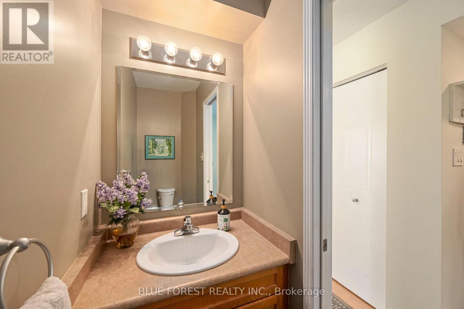 1233 Crosscreek Crescent, London East, Ontario  N5Y 6H6 - Photo 8 - X13686384
