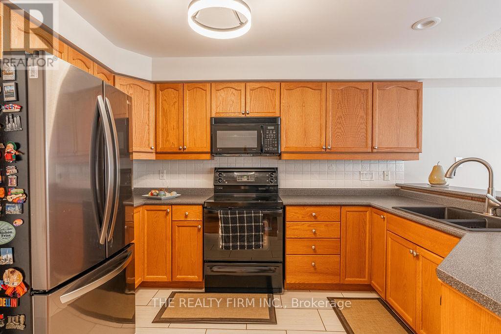 30 - 320 Ambleside Drive, London North, Ontario  N6G 5H9 - Photo 12 - X13686388