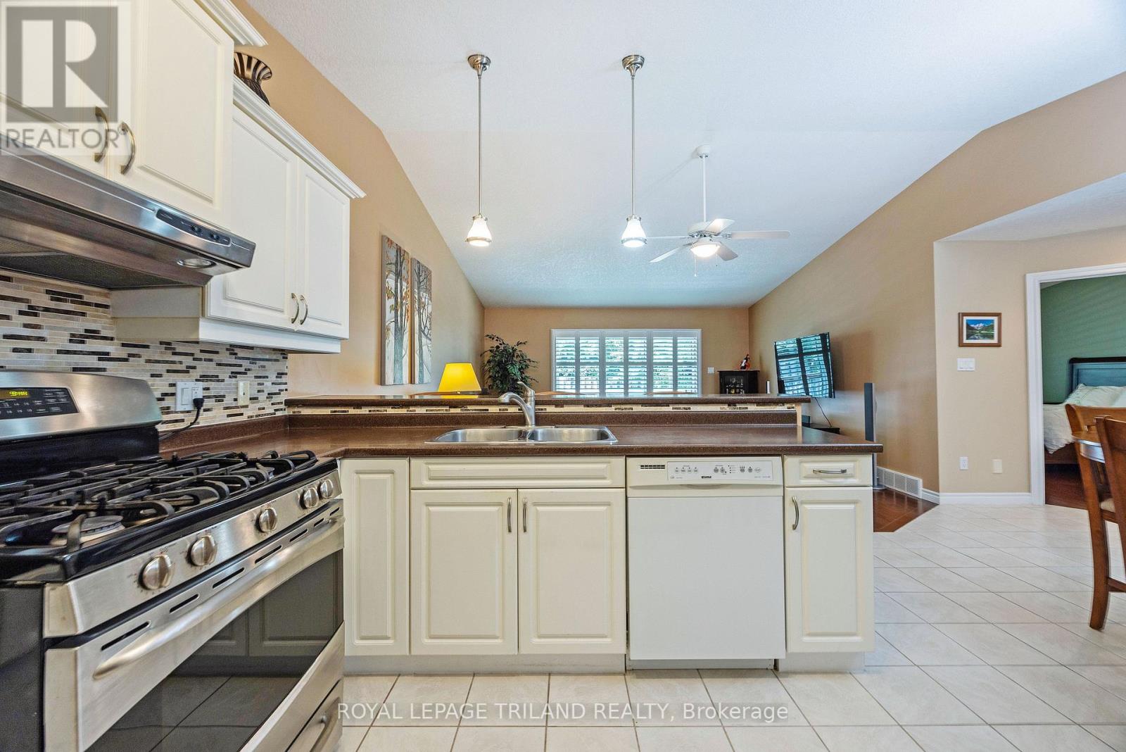38 - 572 Thistlewood Drive, London North, Ontario  N5X 4N6 - Photo 13 - X13686496