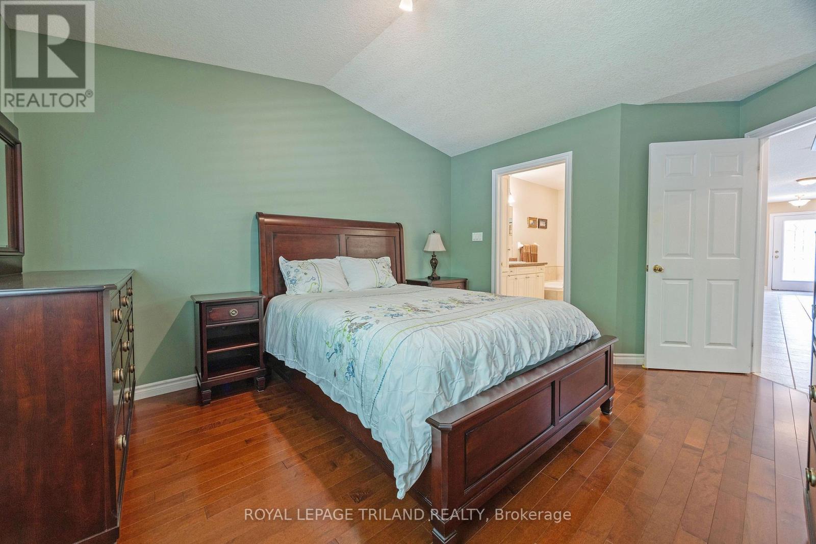 38 - 572 Thistlewood Drive, London North, Ontario  N5X 4N6 - Photo 20 - X13686496