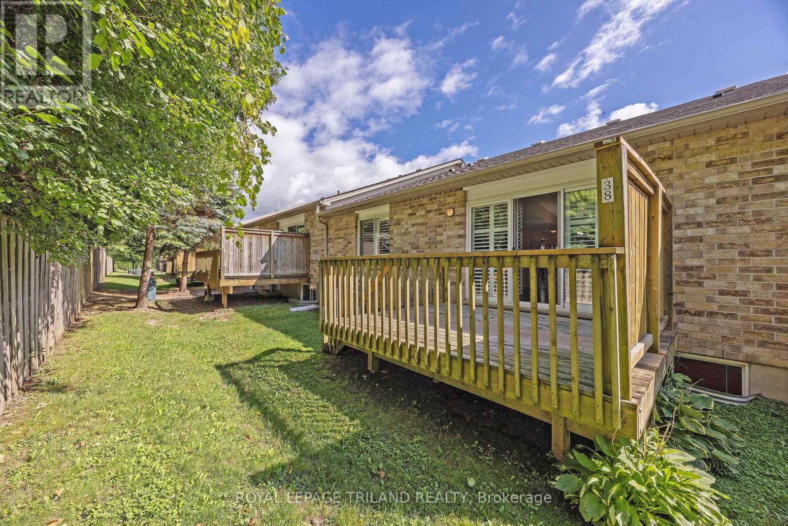 38 - 572 Thistlewood Drive, London North, Ontario  N5X 4N6 - Photo 33 - X13686496