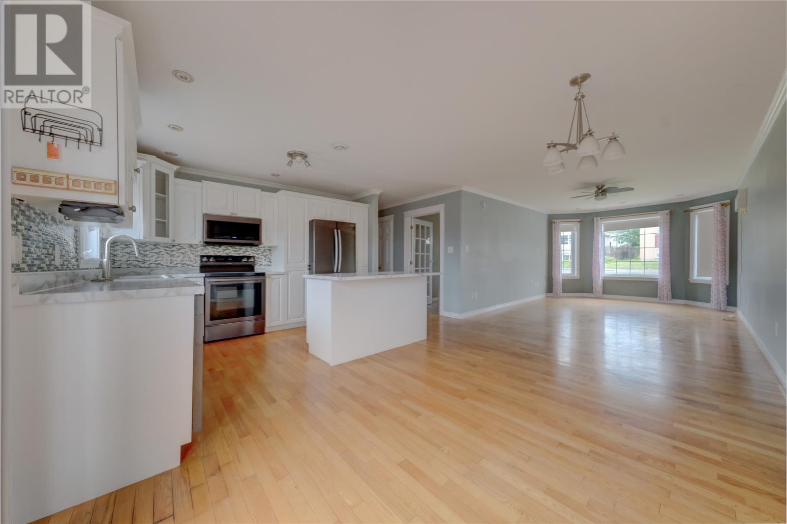 21 St. Marks Avenue, Corner Brook — photo 5