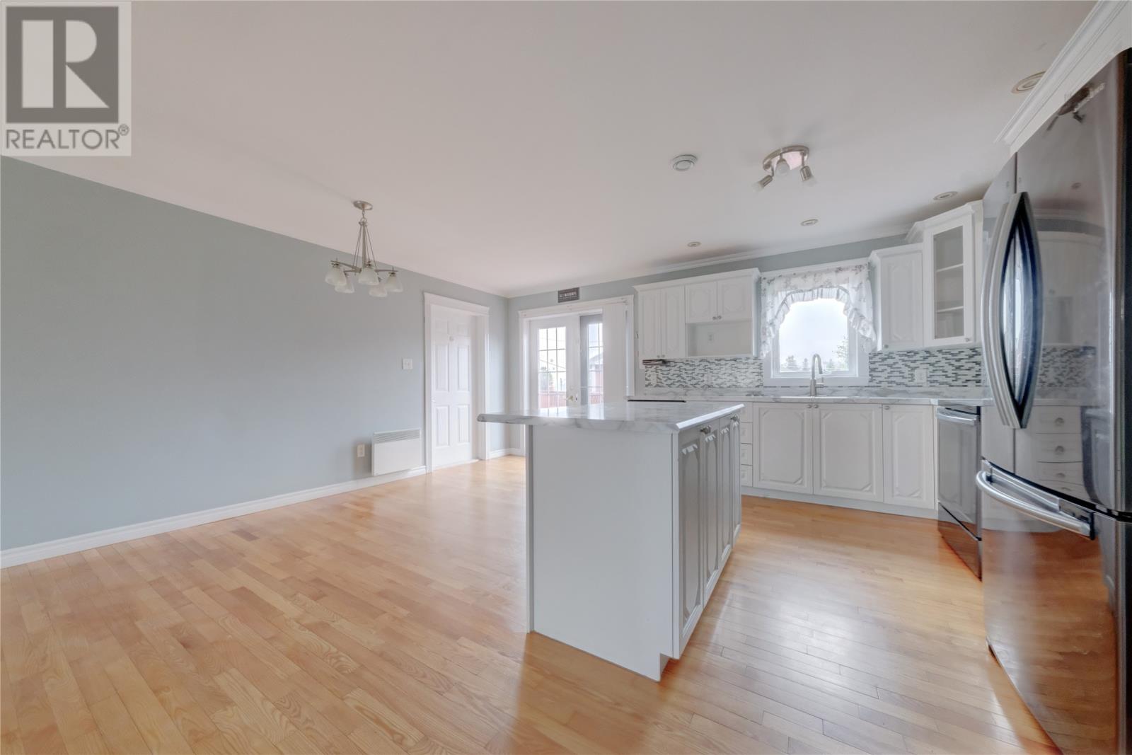 21 St. Marks Avenue, Corner Brook — photo 9