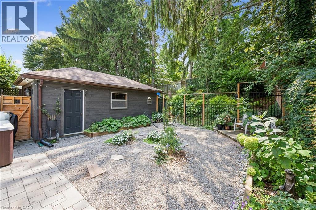 121 Belmont Avenue, Waterloo, Ontario  N2L 2A8 - Photo 36 - 40856270