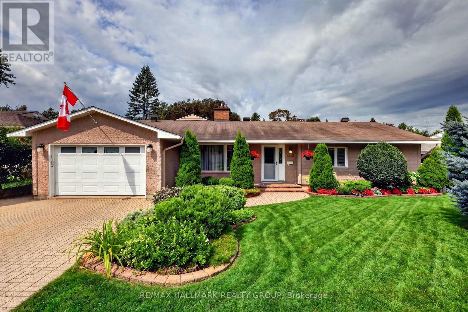 2692 Colman Street, Ottawa, Ontario