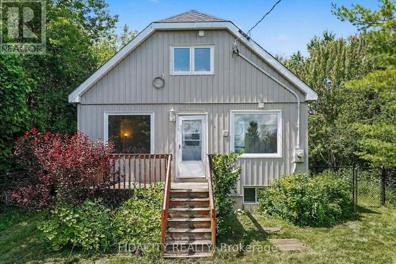 6811 FLEWELLYN ROAD, Ottawa, Ontario
