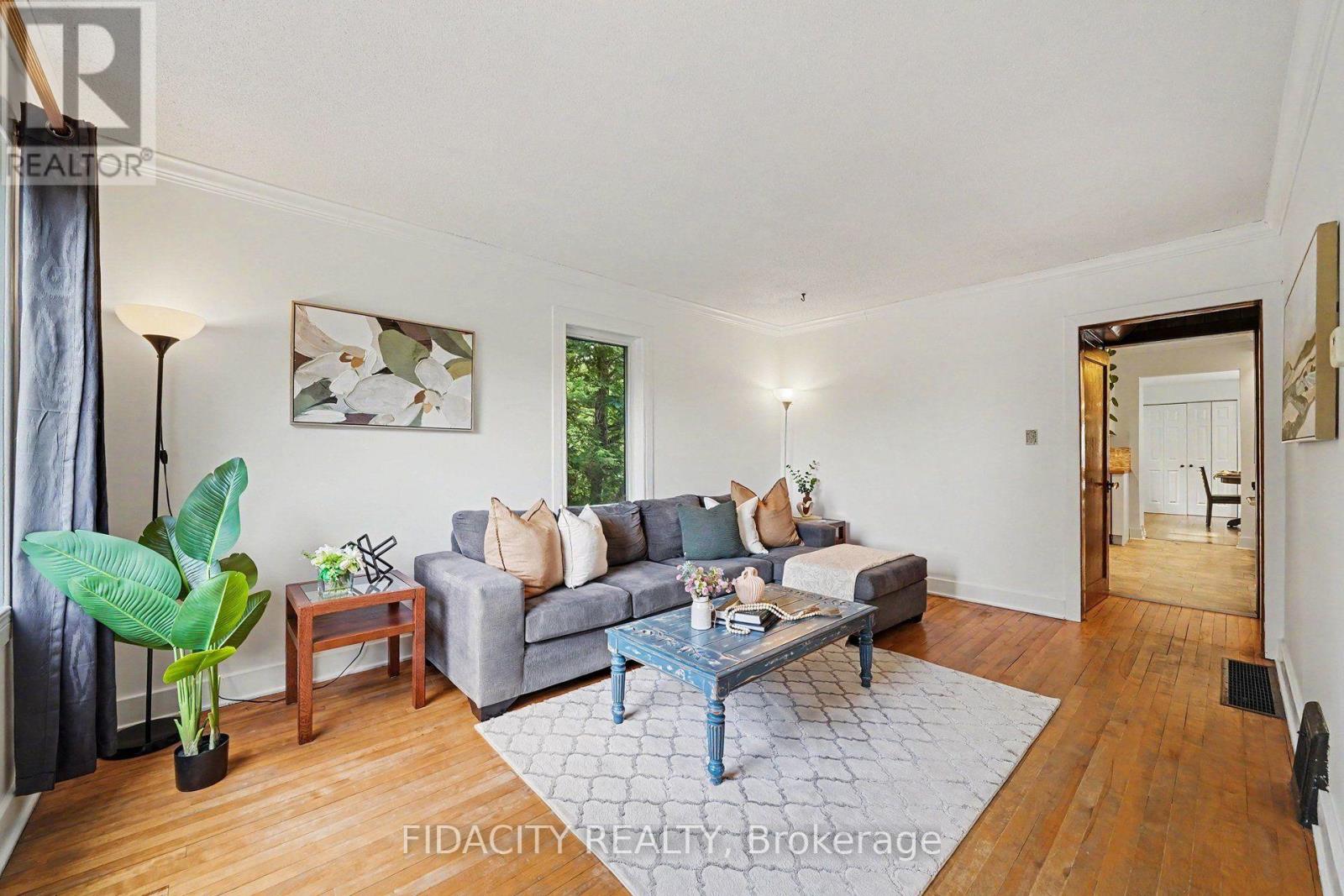 6811 Flewellyn Road, Ottawa, Ontario  K2S 1B6 - Photo 4 - X13686352