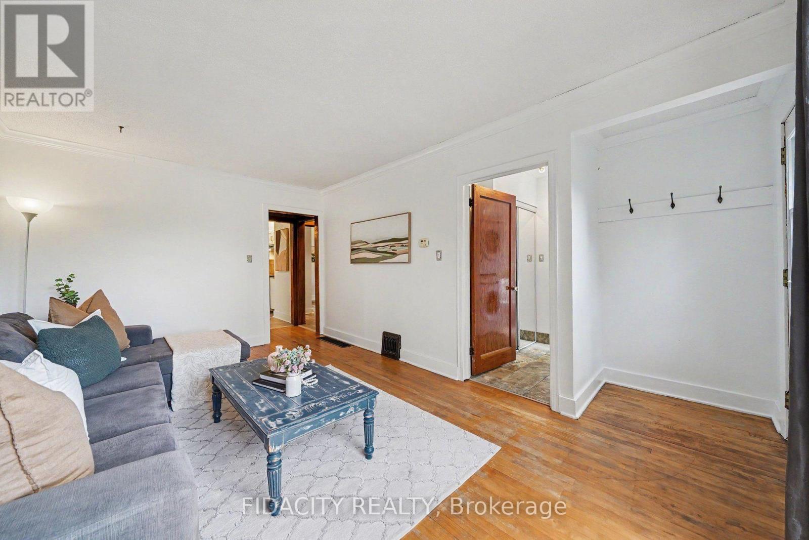 6811 Flewellyn Road, Ottawa, Ontario  K2S 1B6 - Photo 5 - X13686352
