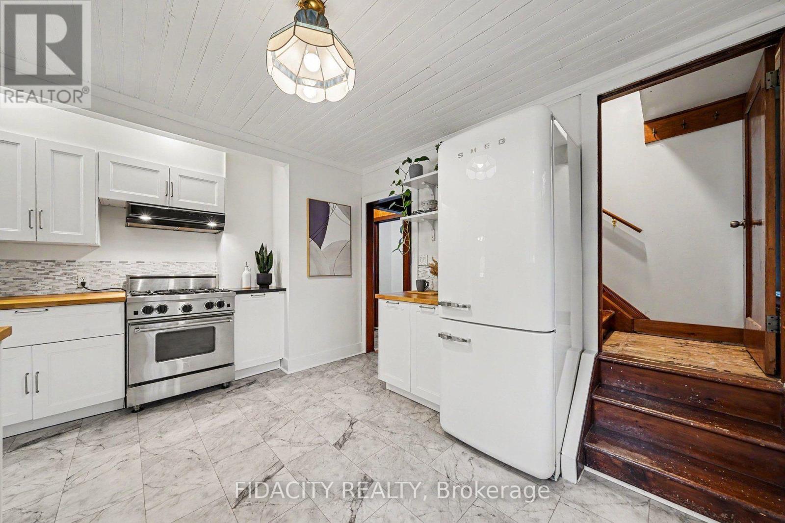6811 Flewellyn Road, Ottawa, Ontario  K2S 1B6 - Photo 8 - X13686352