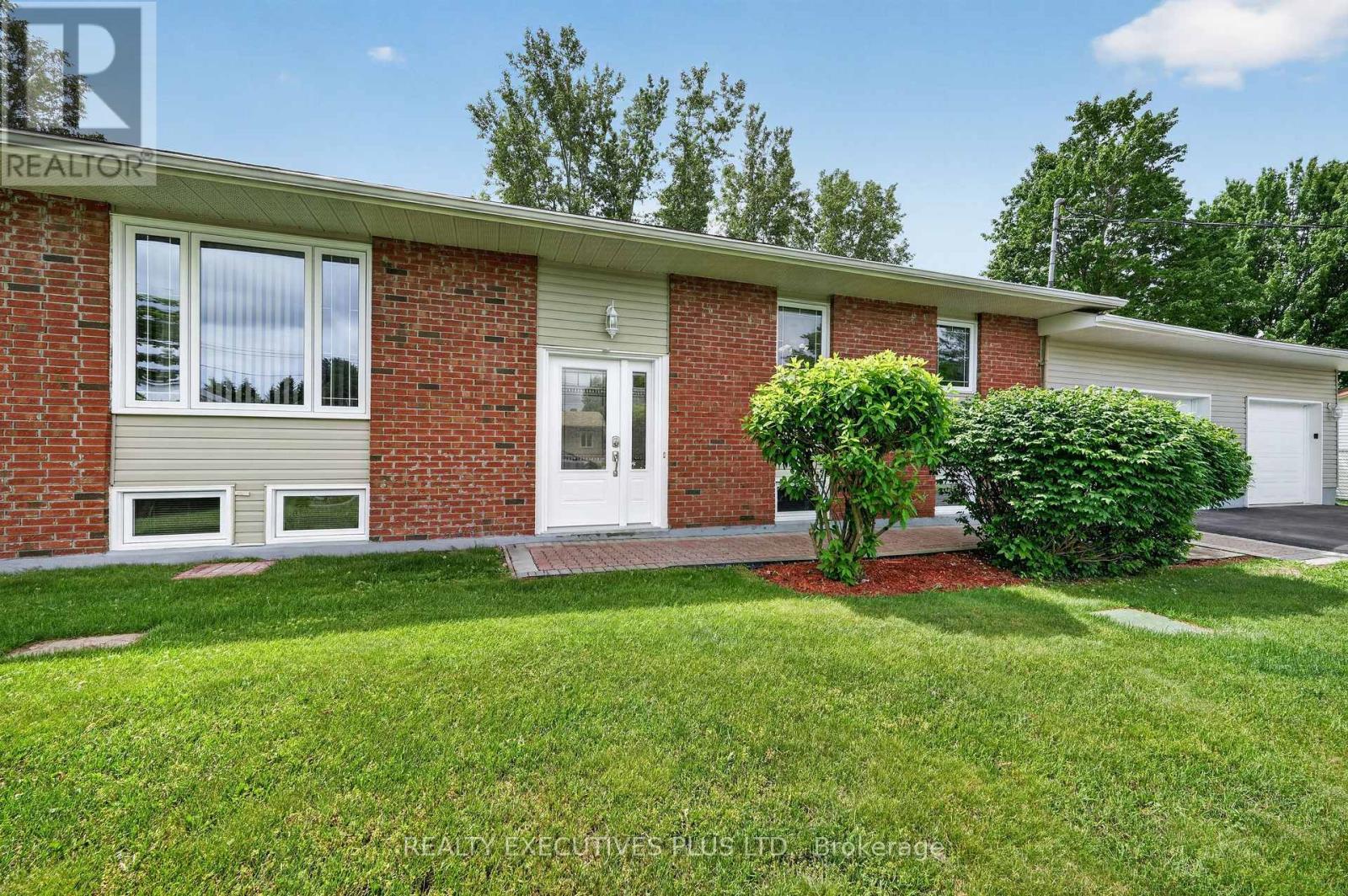 10 Potvin Street, Clarence-Rockland, Ontario  K0A 1E0 - Photo 2 - X13686428
