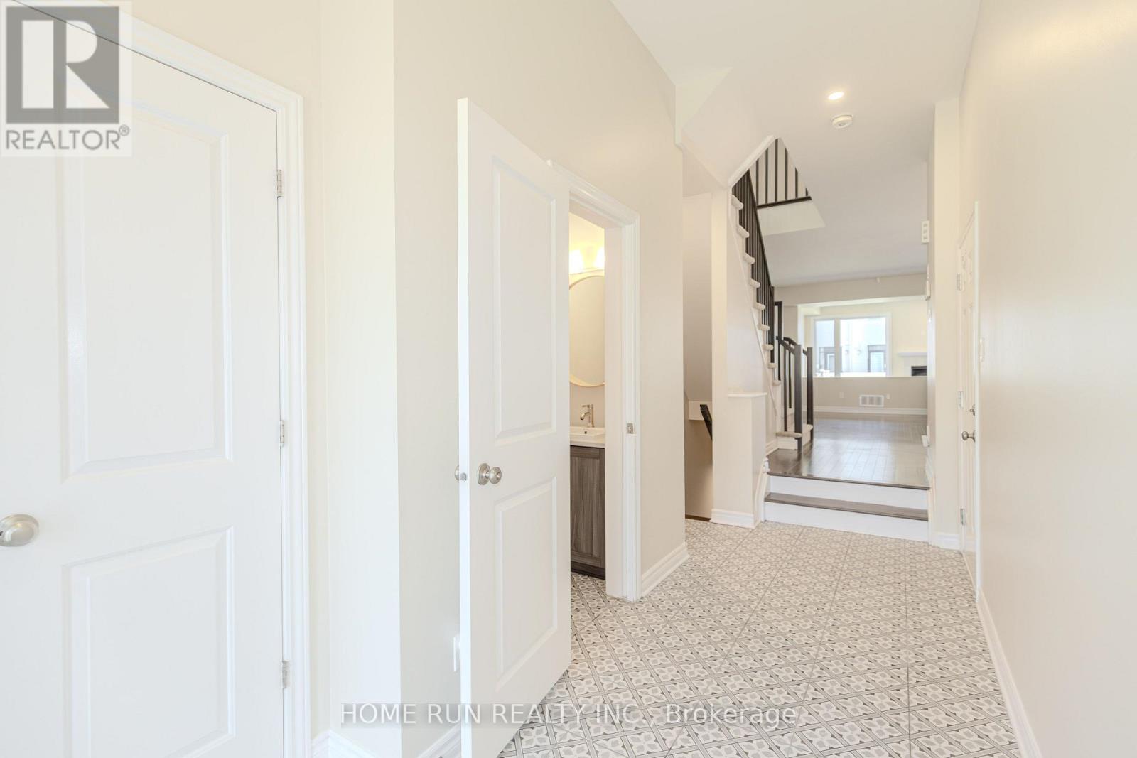 785 Cairn Crescent, Ottawa, Ontario  K1W 0P7 - Photo 4 - X13686550