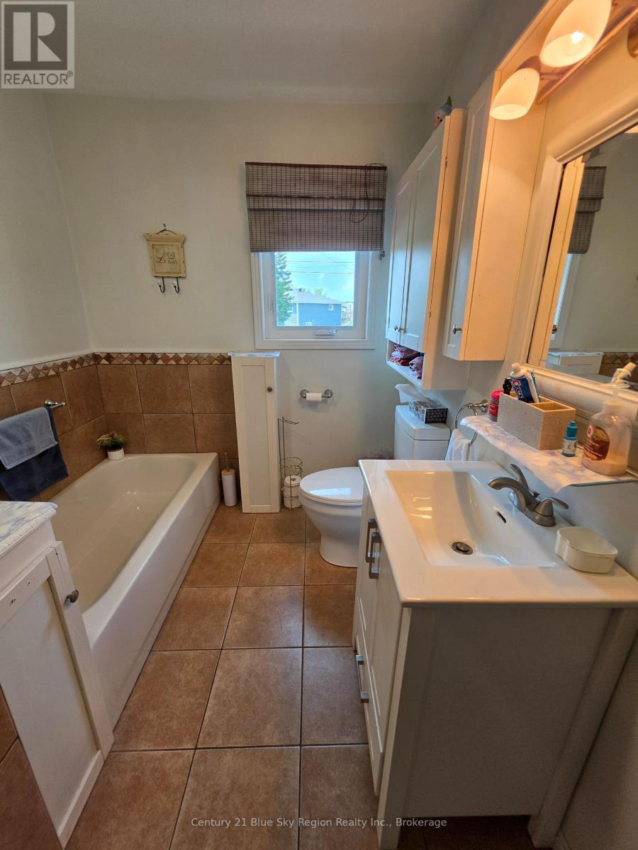 240 Cache Bay Road, West Nipissing, Ontario  P2B 3H7 - Photo 19 - X13686448