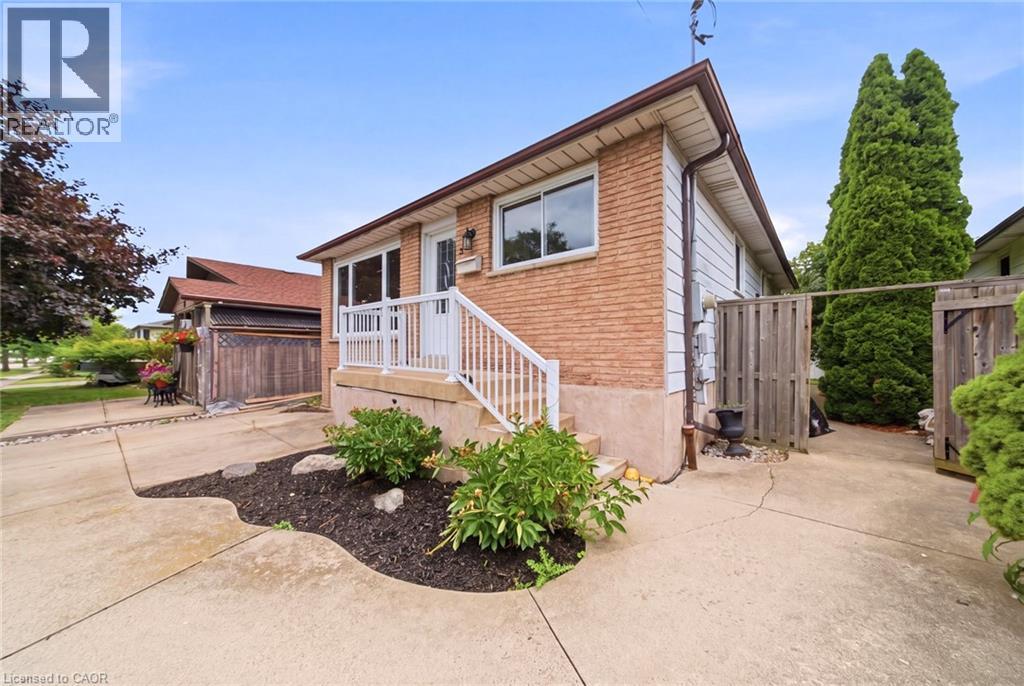 59 Aterno Drive Unit# Main, Hamilton, Ontario  L9C 5S4 - Photo 2 - 40856340