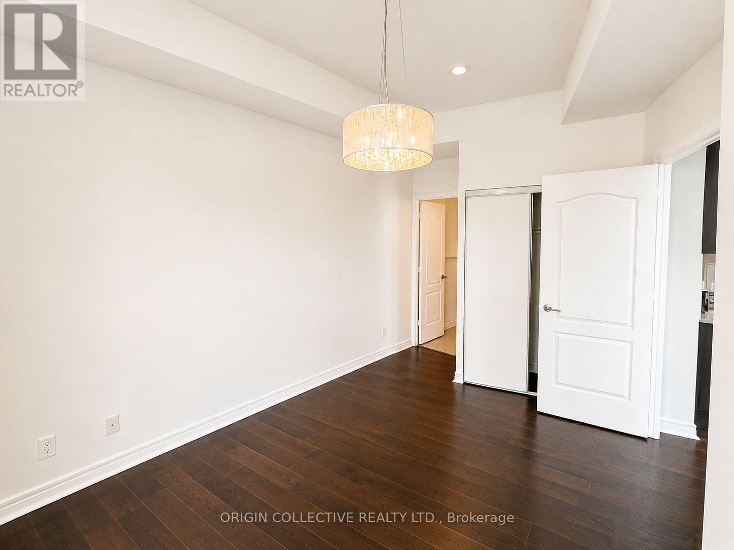 1016 - 2756 Old Leslie Street, Toronto, Ontario  M2K 0E2 - Photo 4 - C13686342