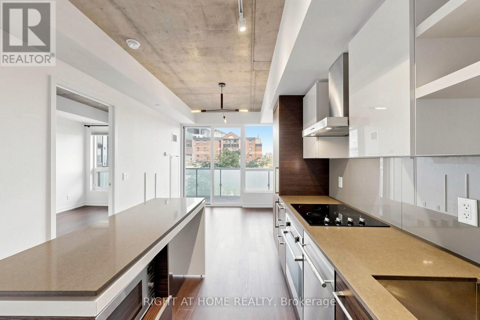 512 - 1030 King Street W, Toronto, Ontario  M6K 3N3 - Photo 2 - C13686474