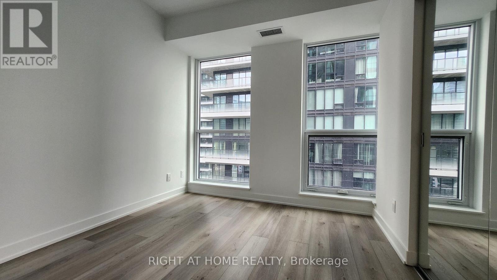 2805 - 327 King Street W, Toronto, Ontario  M5V 0W7 - Photo 5 - C13686478