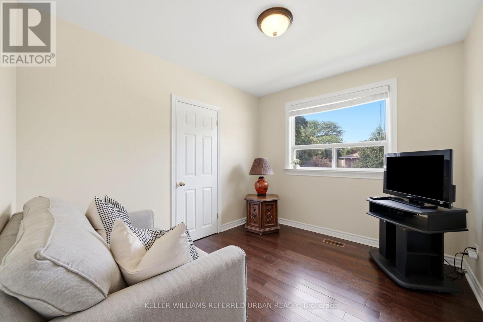 49 Santa Barbara Road, Toronto, Ontario  M2N 2C1 - Photo 13 - C13686528