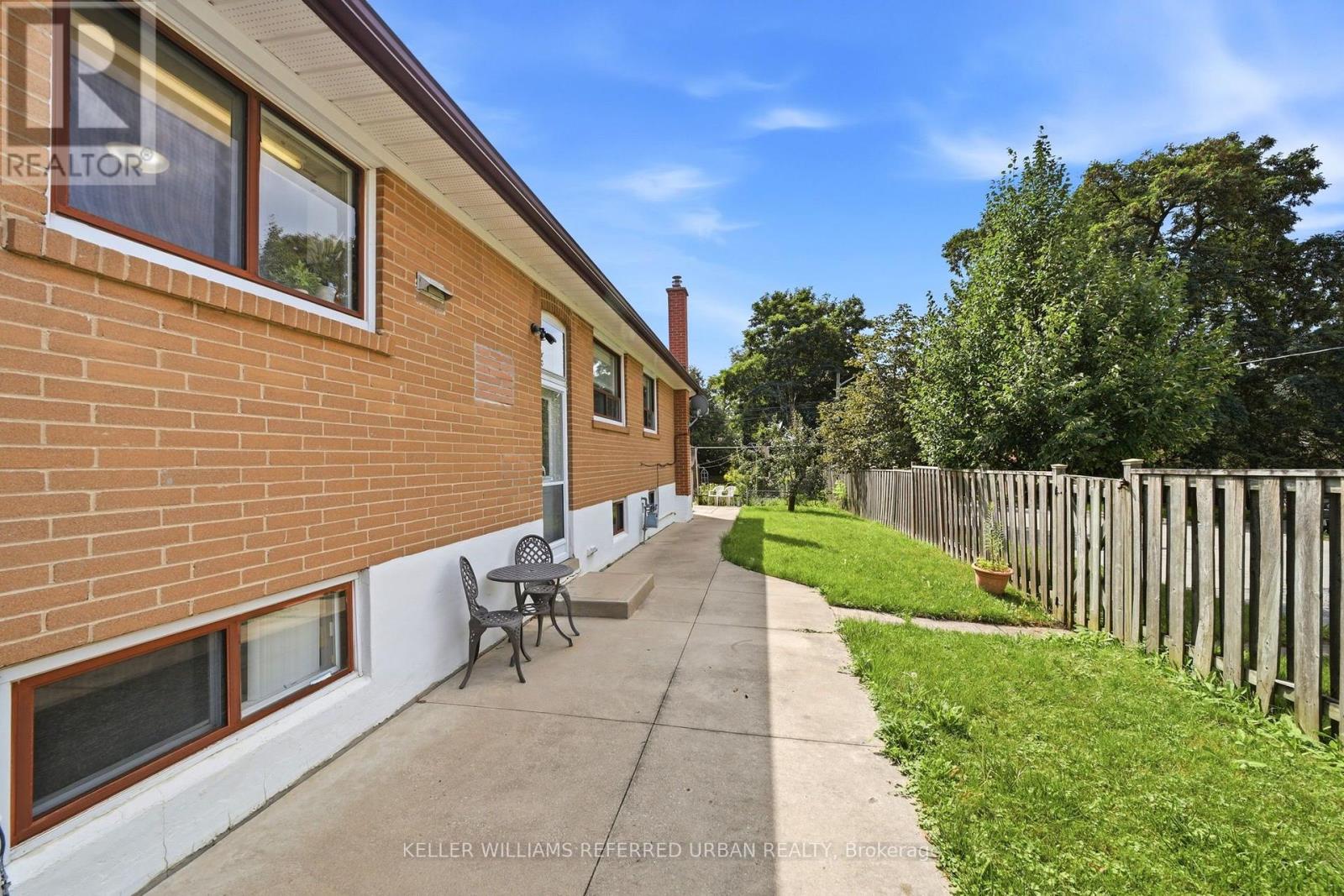 49 Santa Barbara Road, Toronto, Ontario  M2N 2C1 - Photo 37 - C13686528
