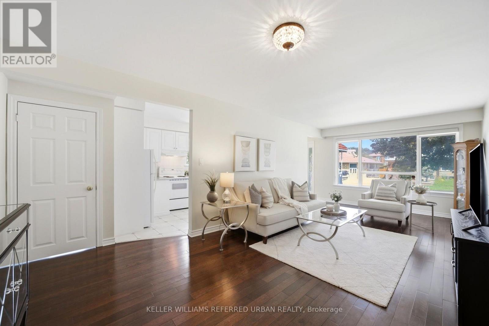 49 Santa Barbara Road, Toronto, Ontario  M2N 2C1 - Photo 4 - C13686528