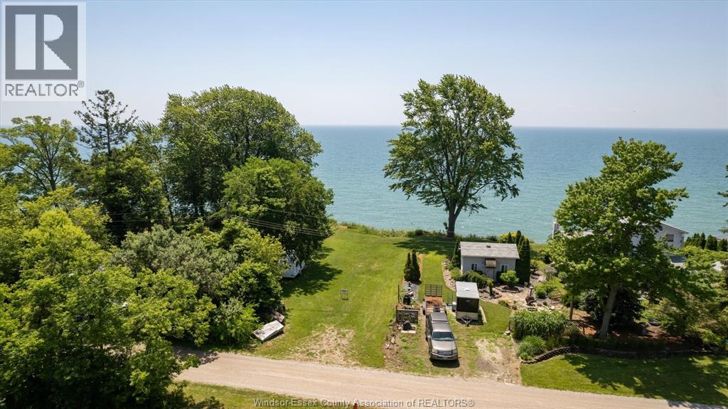 143 Howe, Essex, Ontario  N0R 1G0 - Photo 1 - 26006379