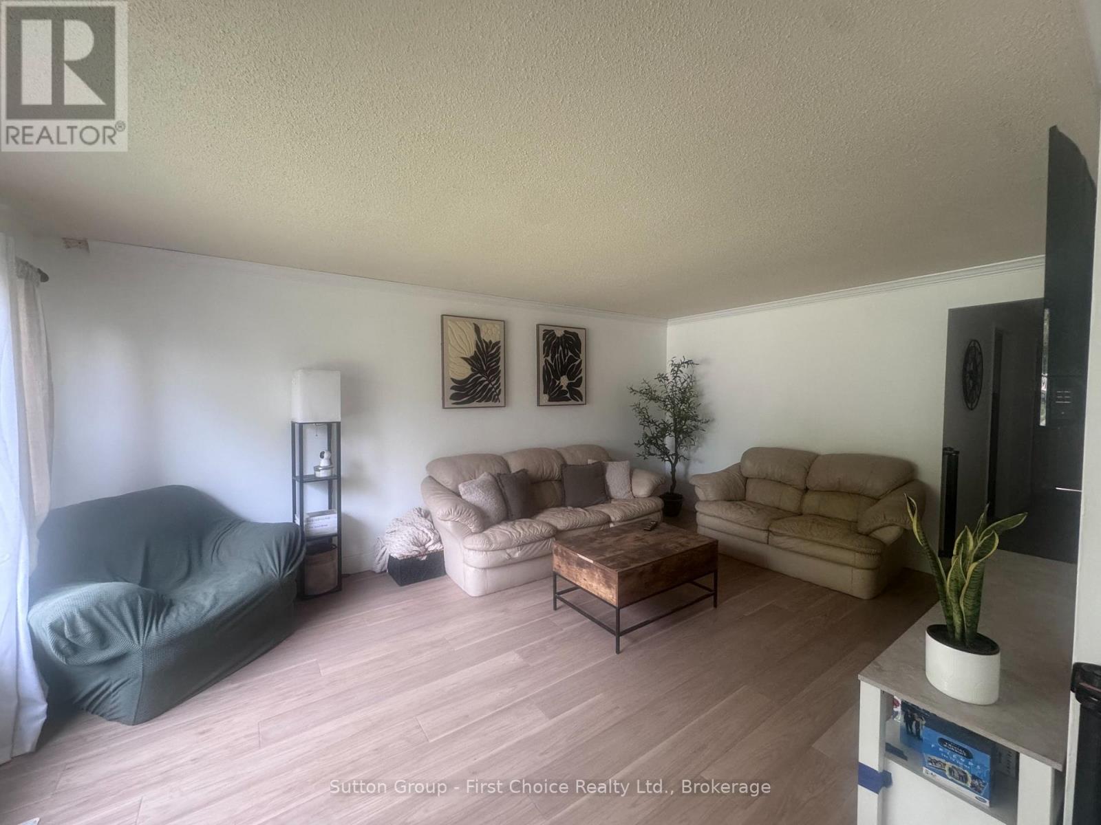 26 Kathryn Crescent, Stratford, Ontario  N5A 2Y7 - Photo 2 - X13686564