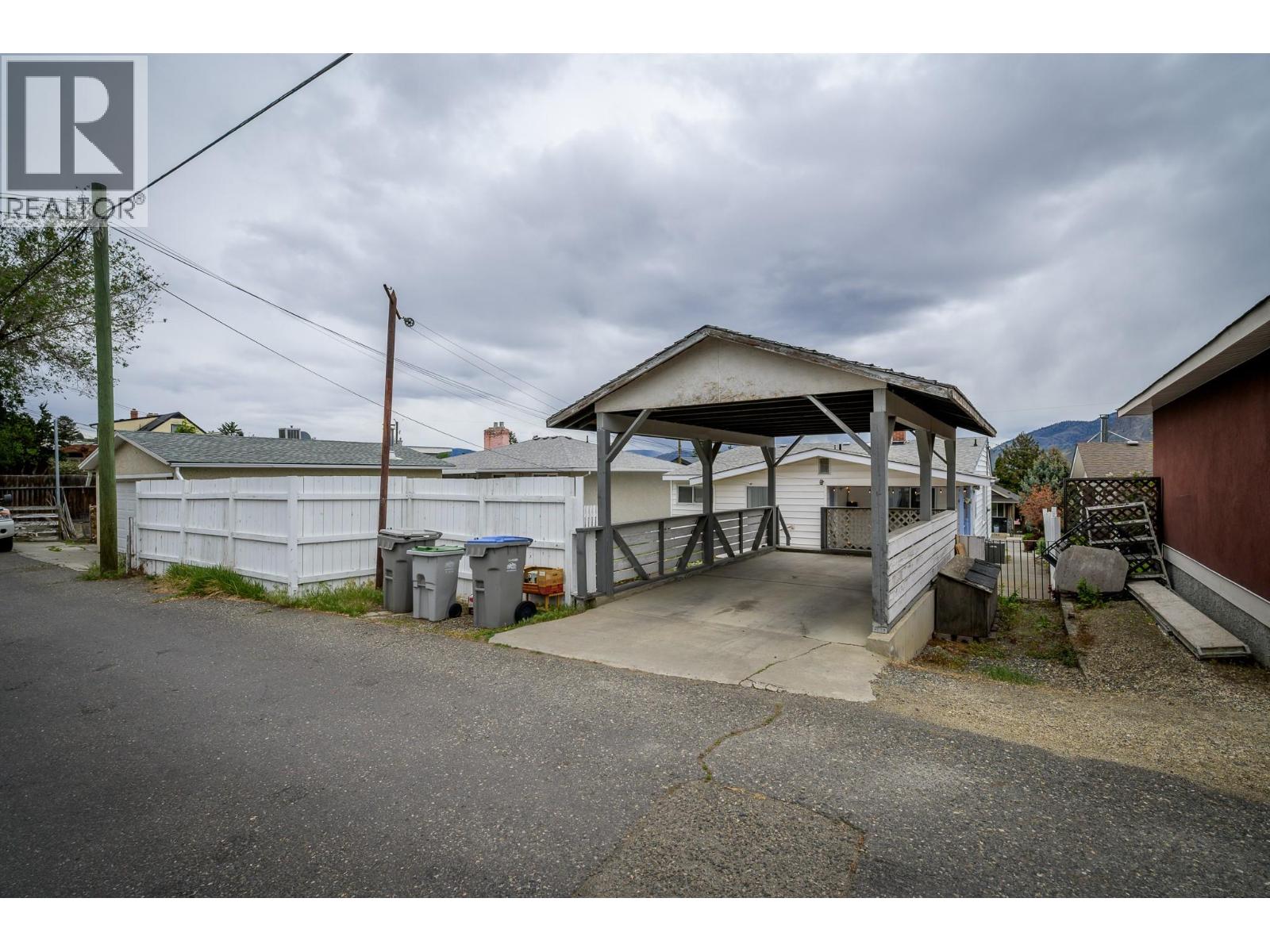 743 Douglas Street, Kamloops, British Columbia  V2C 3C7 - Photo 37 - 10387772