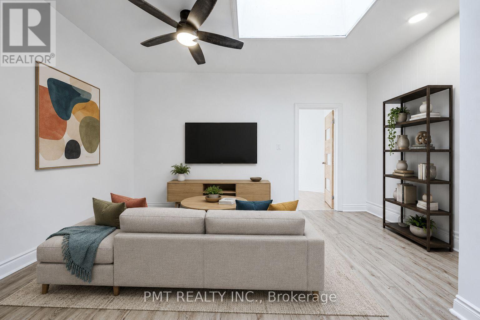 Upper - 2045 Davenport Road, Toronto, Ontario  M6N 1C5 - Photo 12 - W13481272