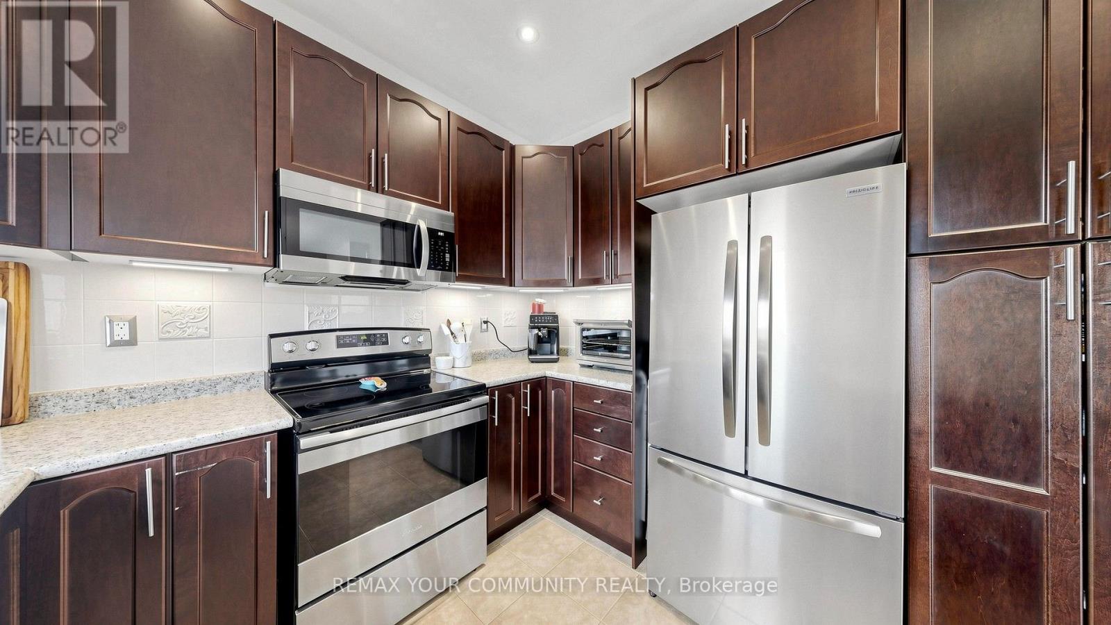 51 Shuttleworth Drive, Clarington, Ontario  L1E 3J3 - Photo 14 - E13686344