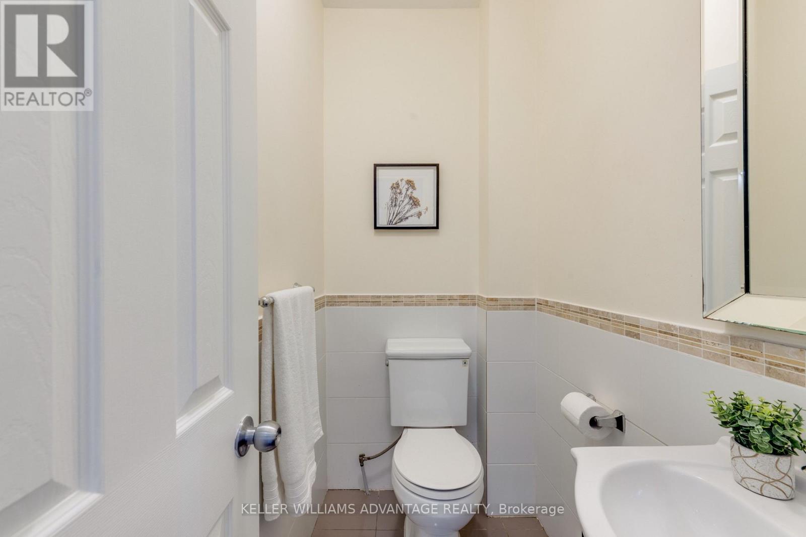 491 Jones Avenue, Toronto, Ontario  M4J 3G8 - Photo 13 - E13686414