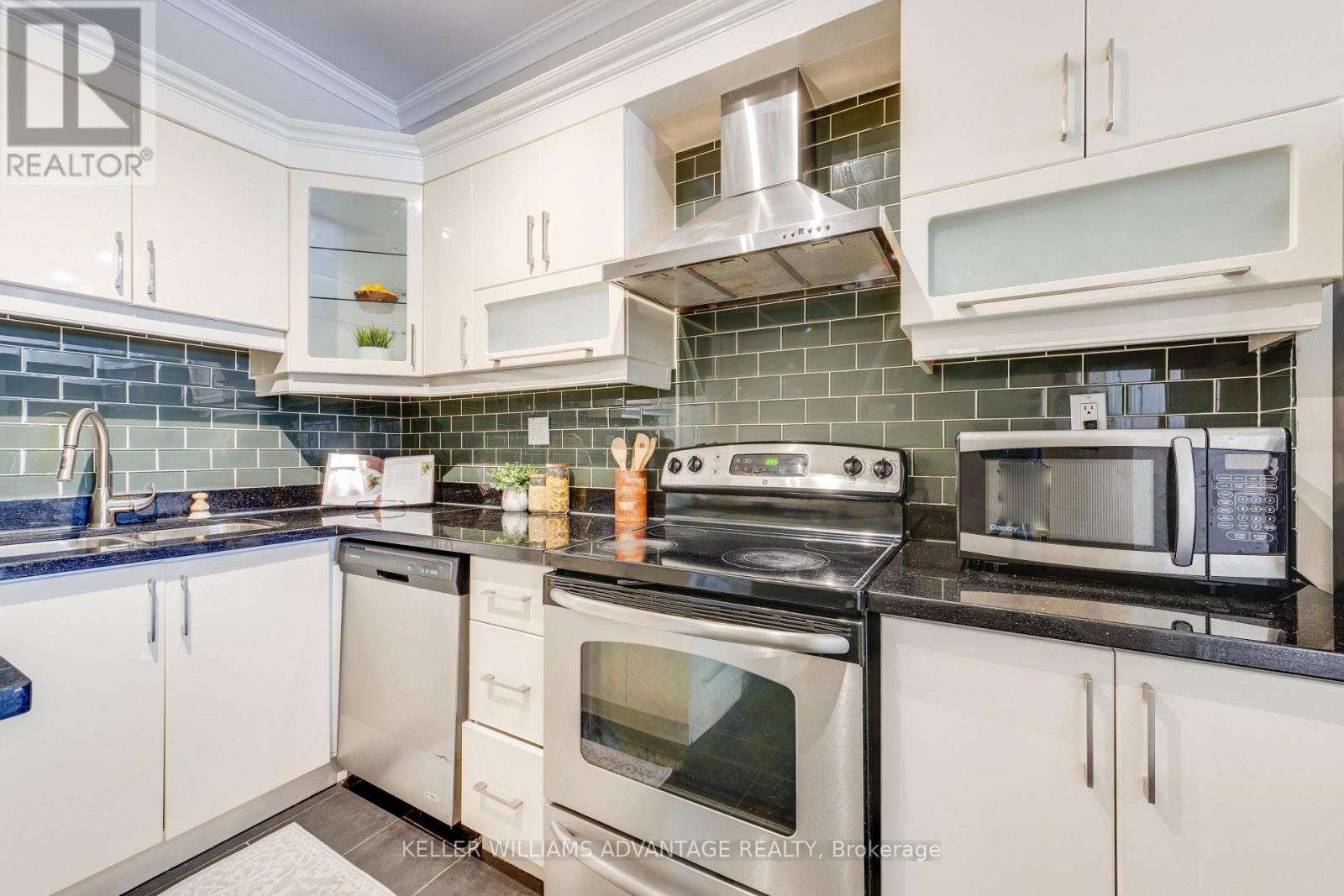 491 Jones Avenue, Toronto, Ontario  M4J 3G8 - Photo 16 - E13686414
