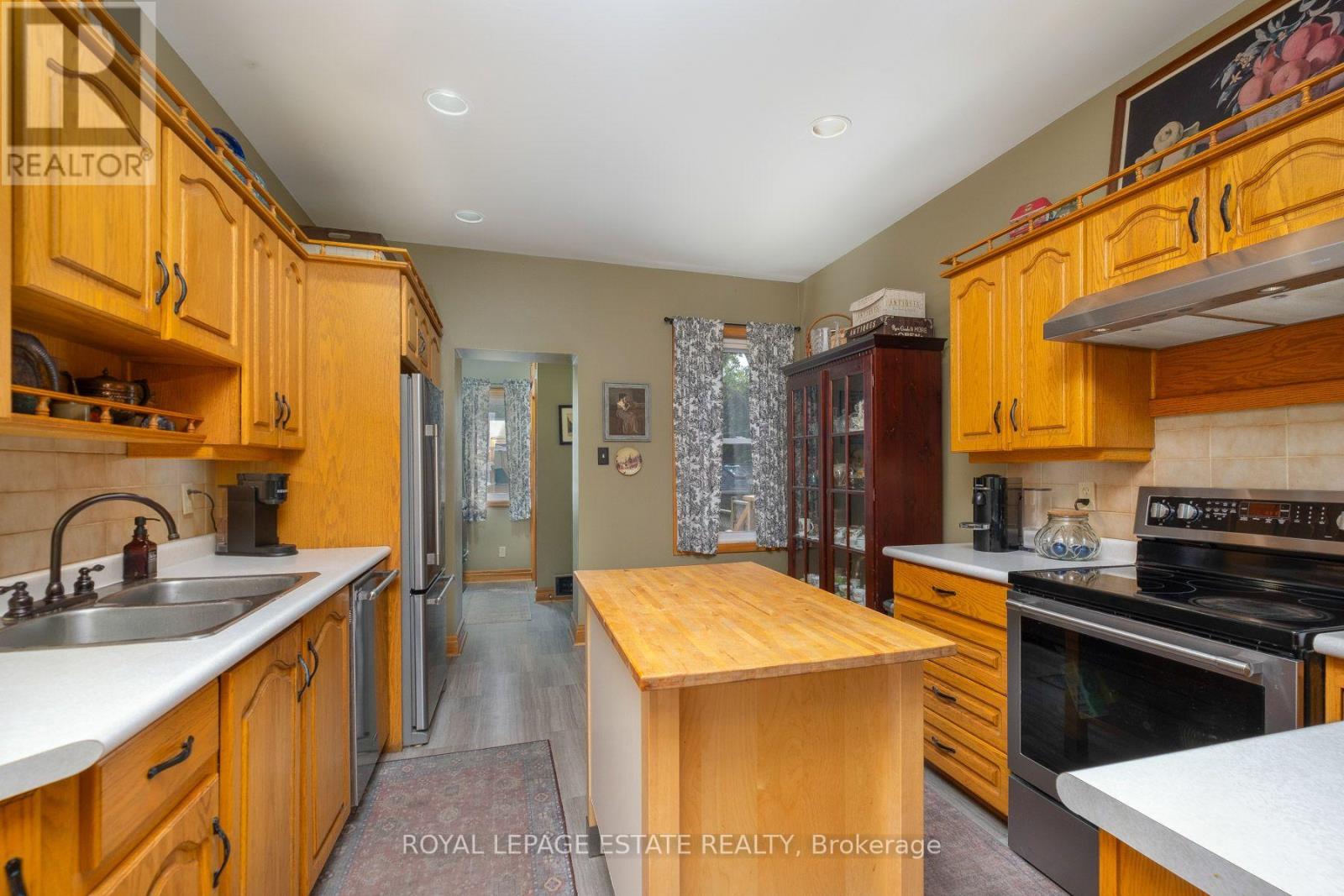 57 Herbert Avenue, Toronto, Ontario  M4L 3P8 - Photo 10 - E13686442