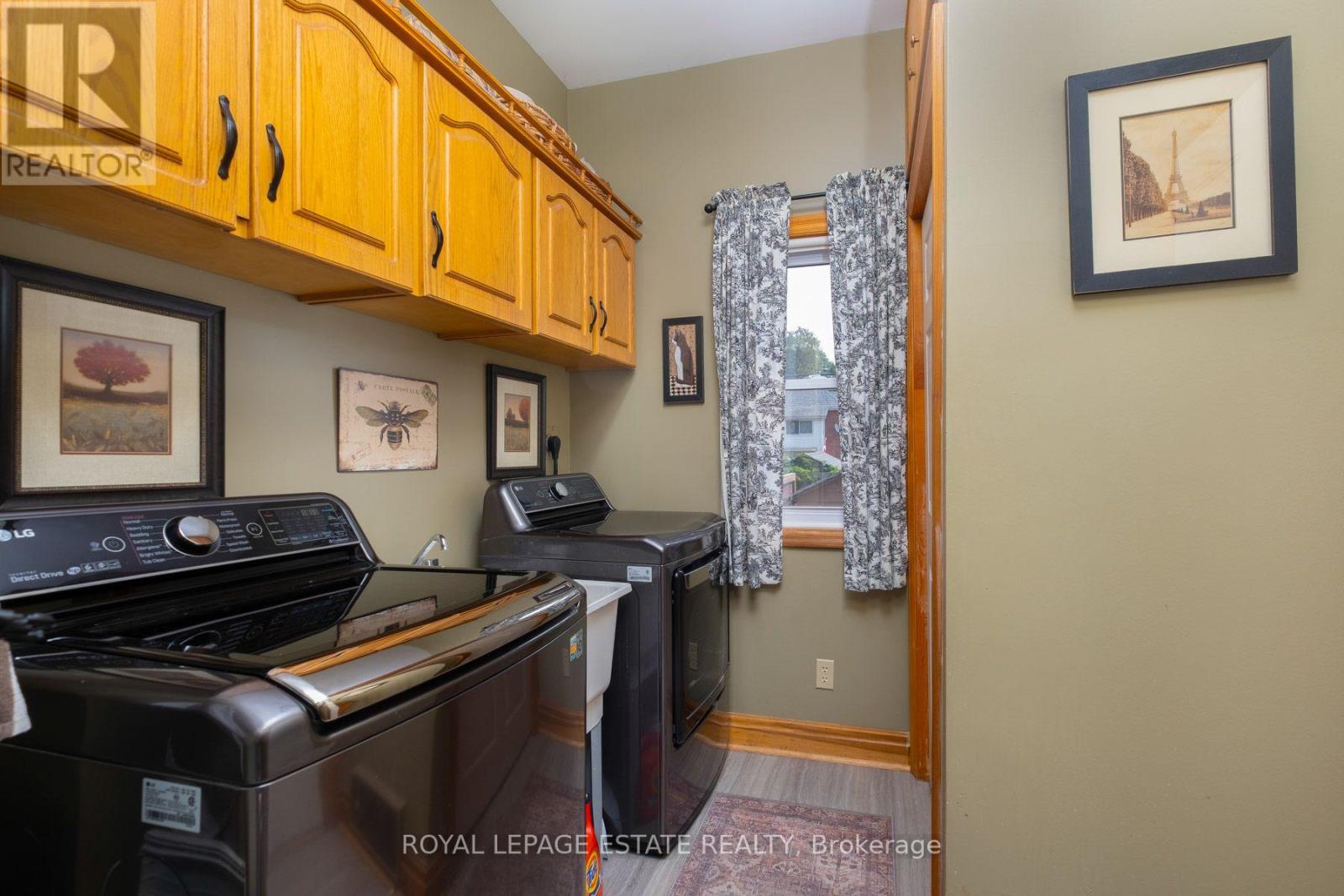 57 Herbert Avenue, Toronto, Ontario  M4L 3P8 - Photo 11 - E13686442