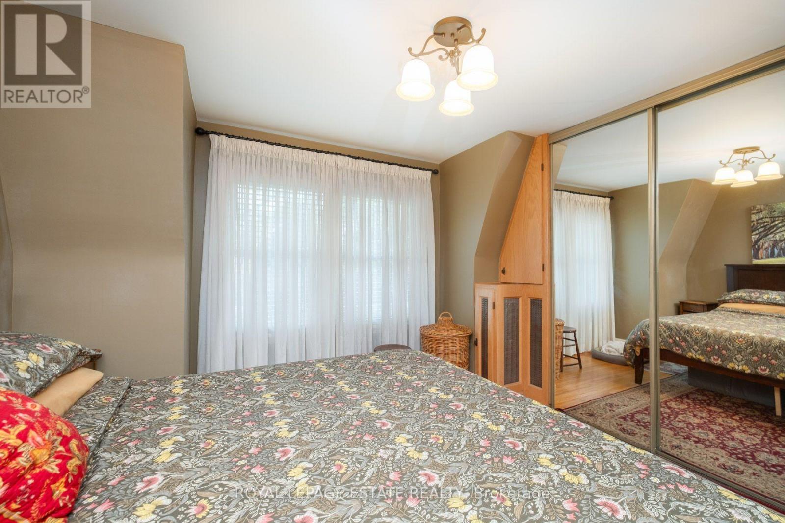 57 Herbert Avenue, Toronto, Ontario  M4L 3P8 - Photo 14 - E13686442