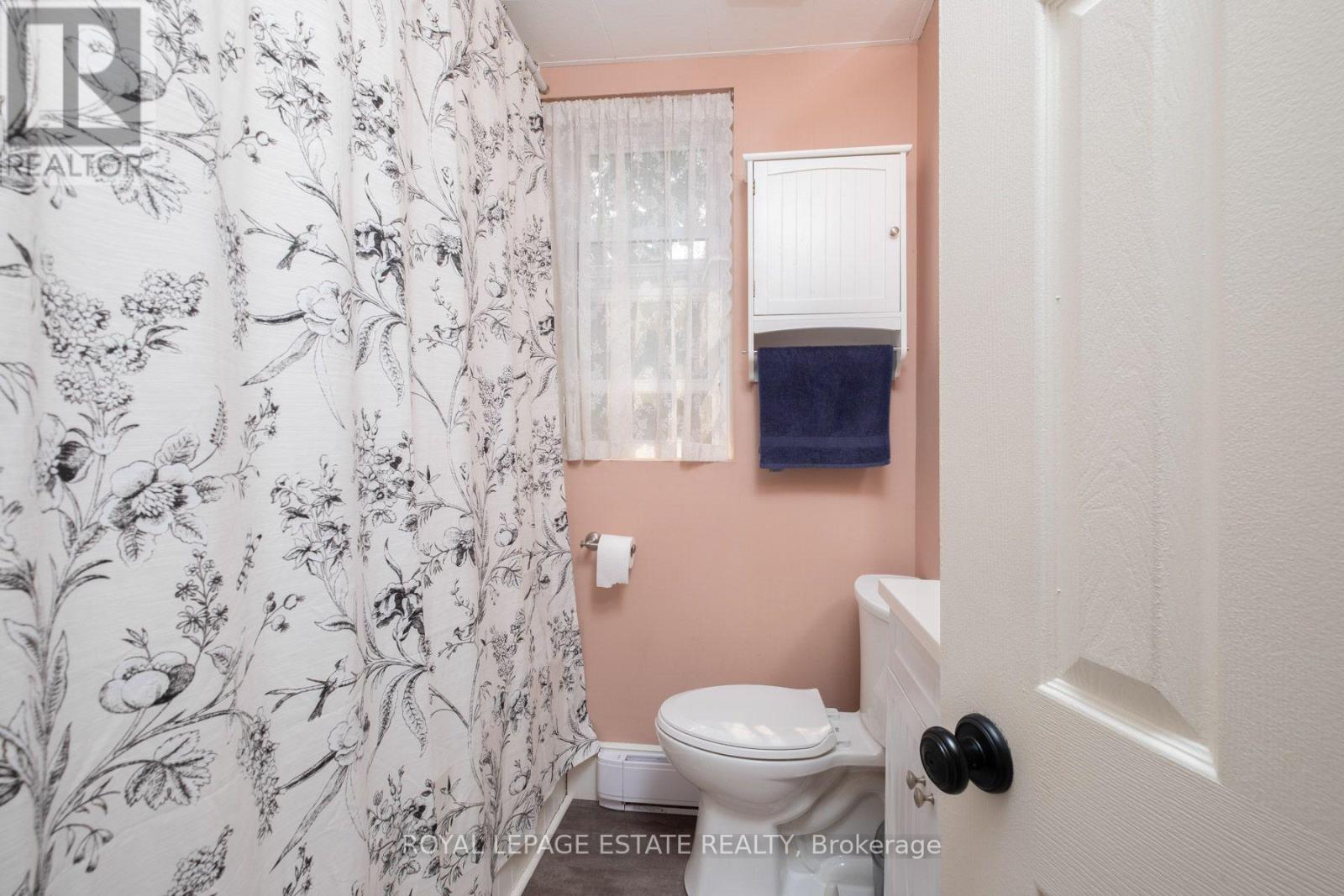 57 Herbert Avenue, Toronto, Ontario  M4L 3P8 - Photo 18 - E13686442