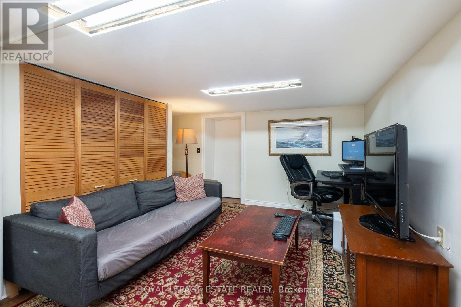 57 Herbert Avenue, Toronto, Ontario  M4L 3P8 - Photo 21 - E13686442