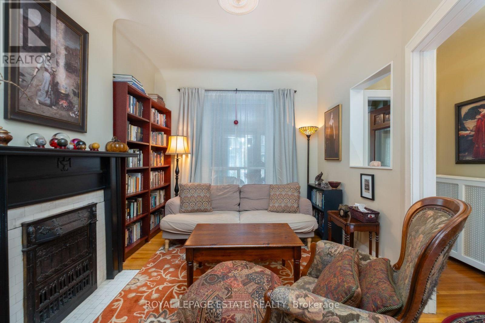 57 Herbert Avenue, Toronto, Ontario  M4L 3P8 - Photo 6 - E13686442