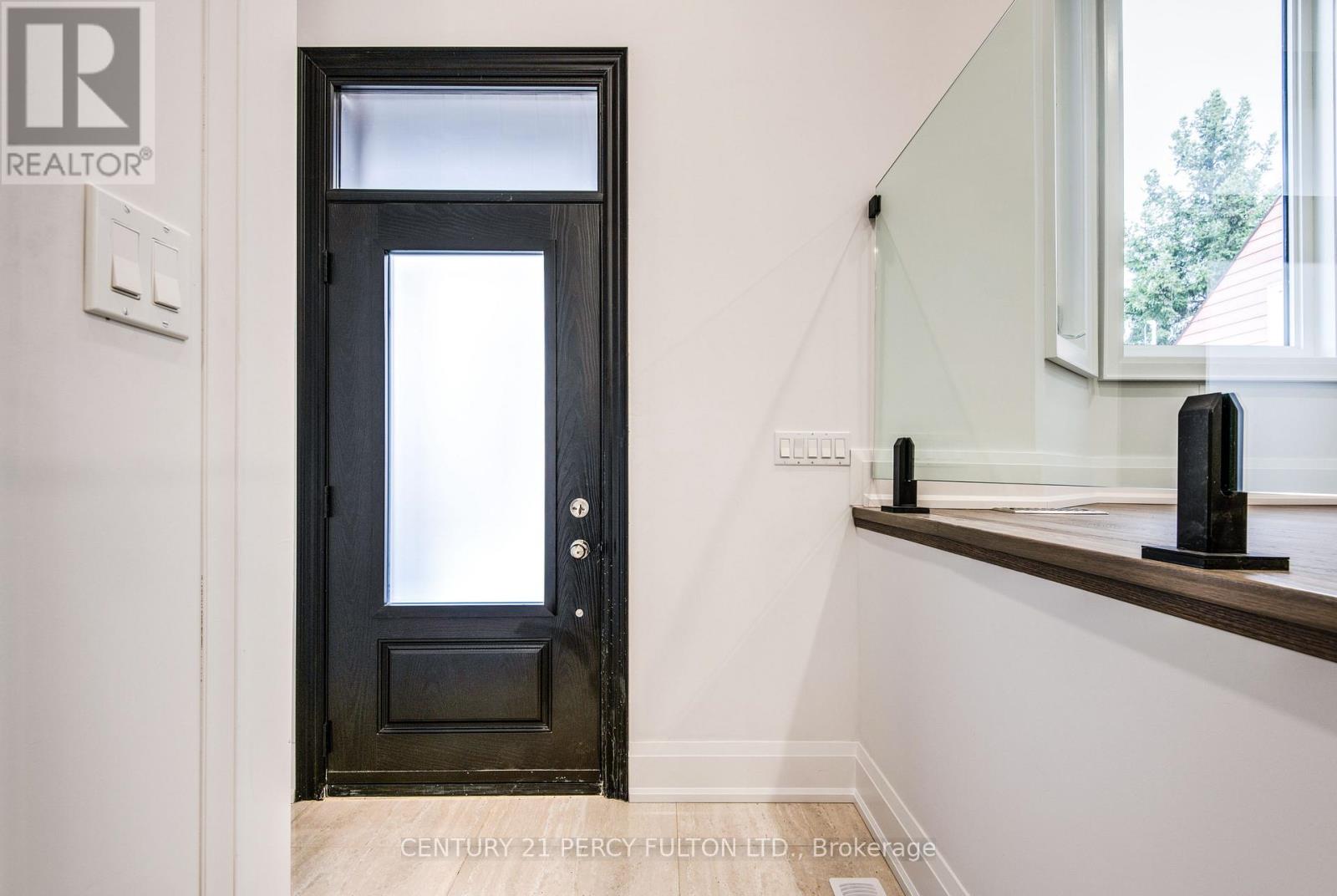 195 Danforth Road, Toronto, Ontario  M1L 3X1 - Photo 2 - E13686506