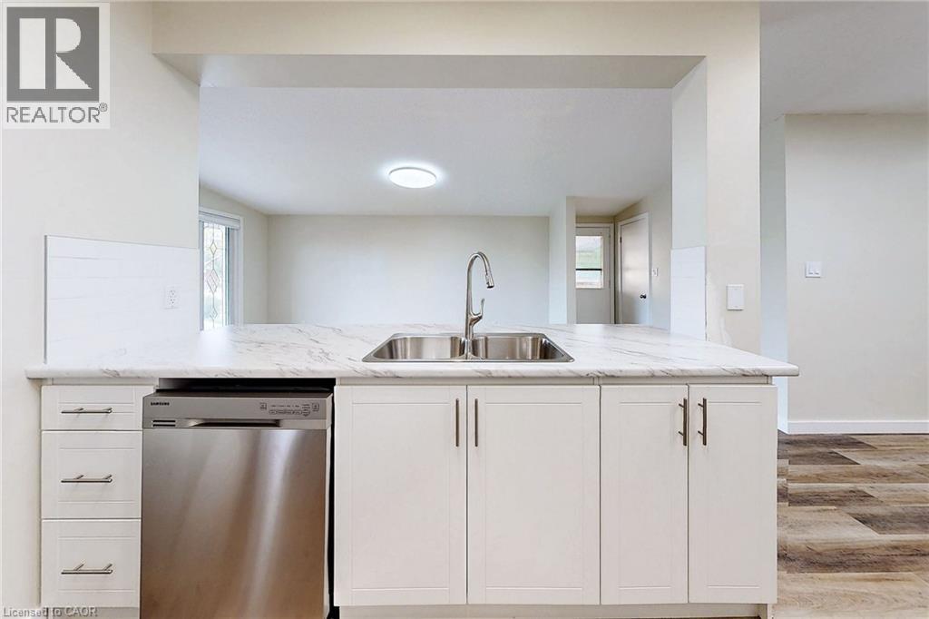 65 FIELDING Crescent Unit# UPPER